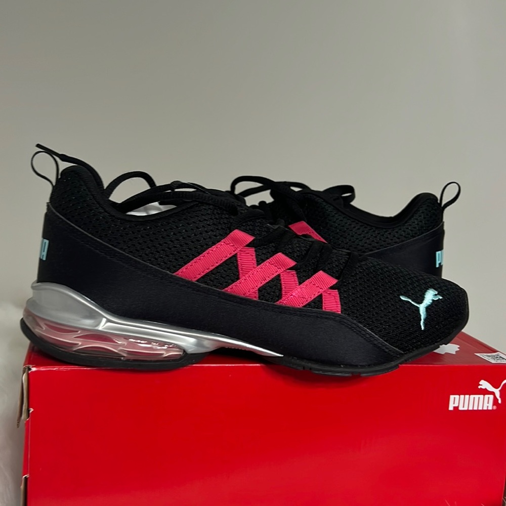 New women’s puma shoes size 7.5